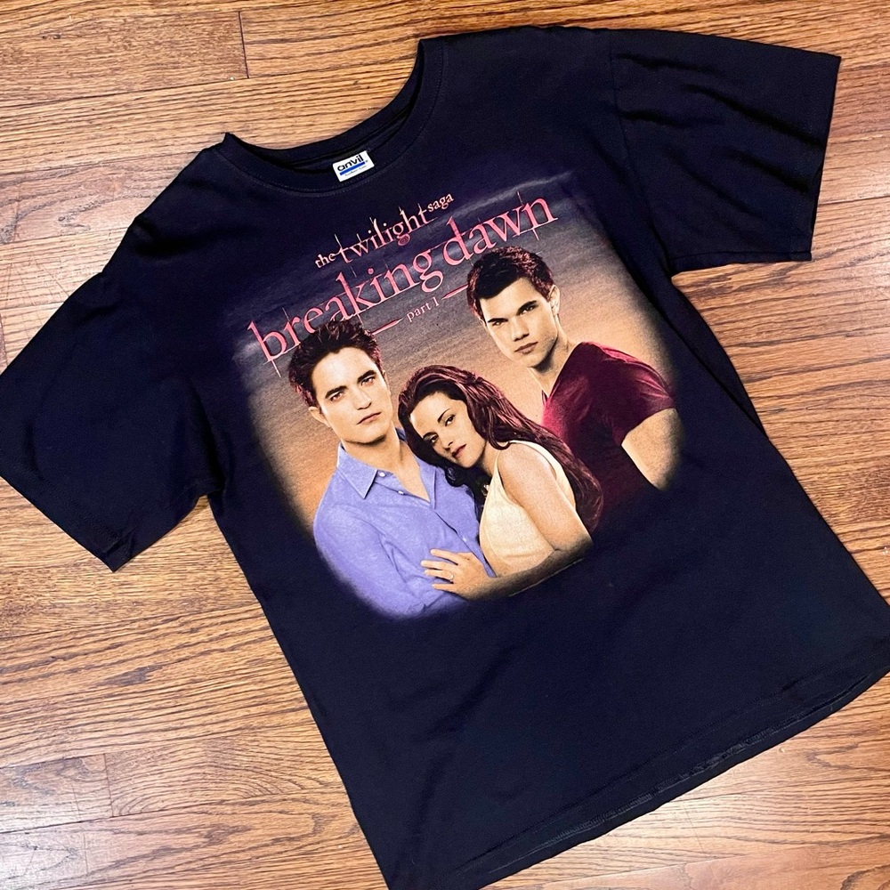 Twilight Breaking Dawn Part 1 - 2011 Anvil Blue Bar (Medium)